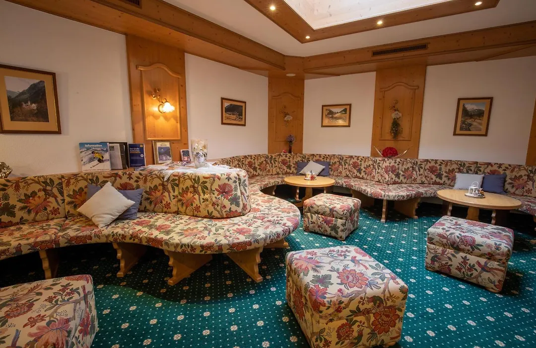 Hotel Persura-1